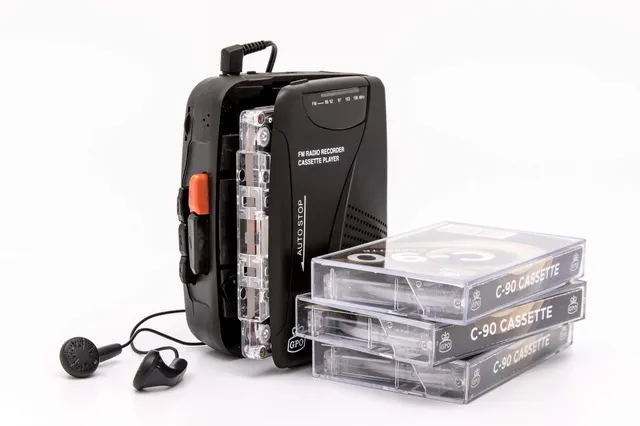 gpo-personal-kassettenrecorder-radio-schwarz-mit-lautsprecher image 1