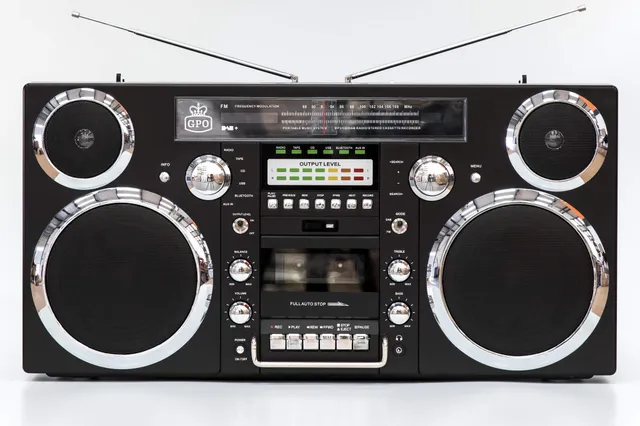 gpo-brooklyn-boombox-schwarz-mit-cd-kassette-und-dab image 1